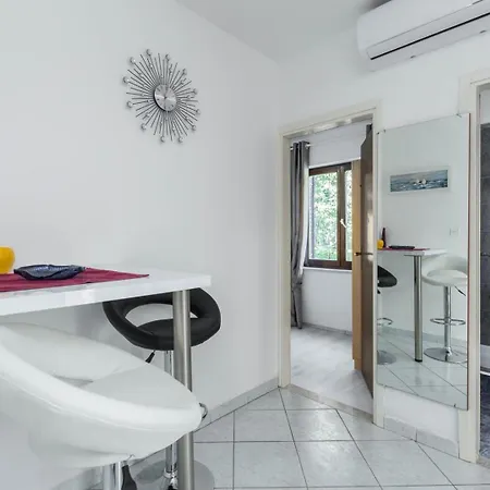 Apartment Susnjic With Pool, Children Playground And Terrace
