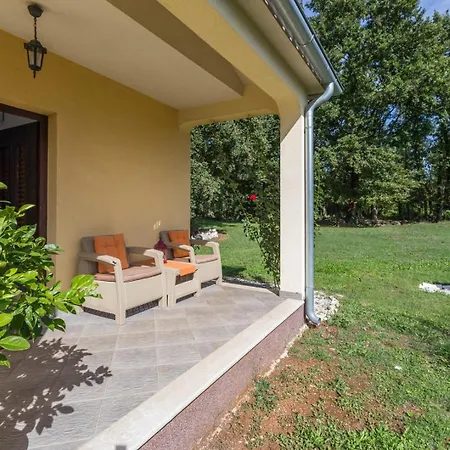 Susnjic With Pool, Children Playground And Terrace * Baderna