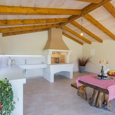 Apartmán Susnjic With Pool, Children Playground And Terrace Baderna