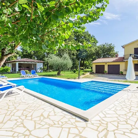 Susnjic With Pool, Children Playground And Terrace Baderna