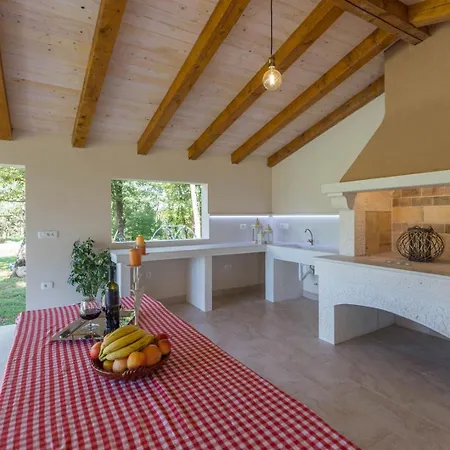 Apartmán Susnjic With Pool, Children Playground And Terrace *