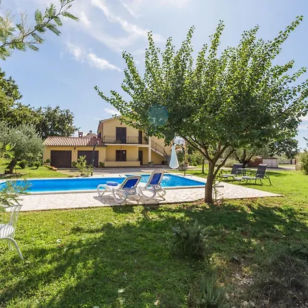 Susnjic With Pool, Children Playground And Terrace Baderna