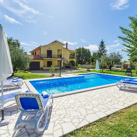 Susnjic With Pool, Children Playground And Terrace Baderna