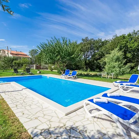 Apartment Susnjic With Pool, Children Playground And Terrace Baderna